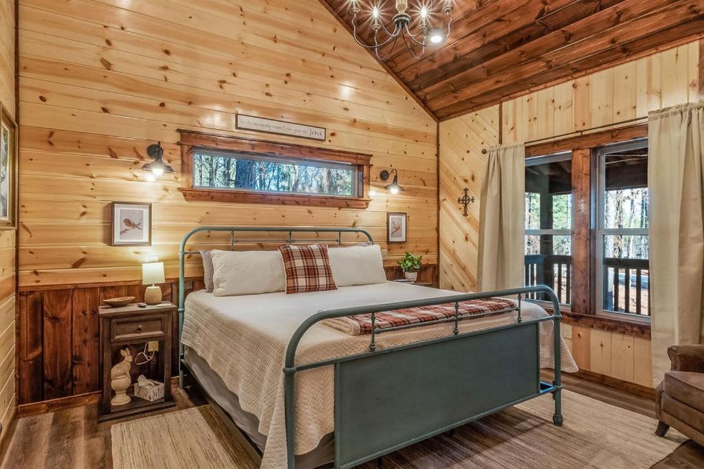 Large Luxury 2Br Cabin W Hot Tub Double Trouble Was Designed For Fun Comfort And Memories Minutes From Buzzling Hochatown And Beautiful Beaver Bend State Park Broken Bow Exterior photo