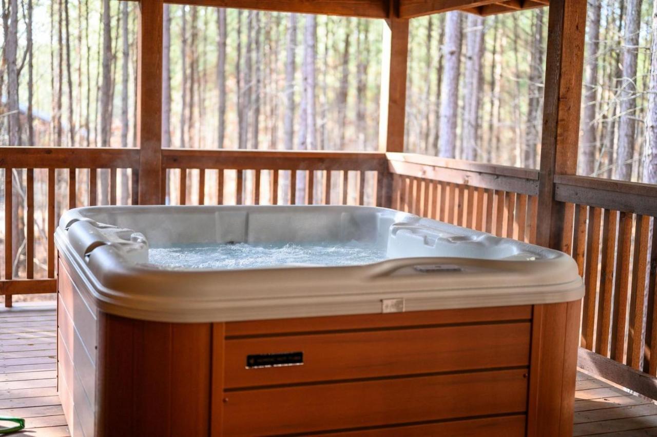 Large Luxury 2Br Cabin W Hot Tub Double Trouble Was Designed For Fun Comfort And Memories Minutes From Buzzling Hochatown And Beautiful Beaver Bend State Park Broken Bow Exterior photo