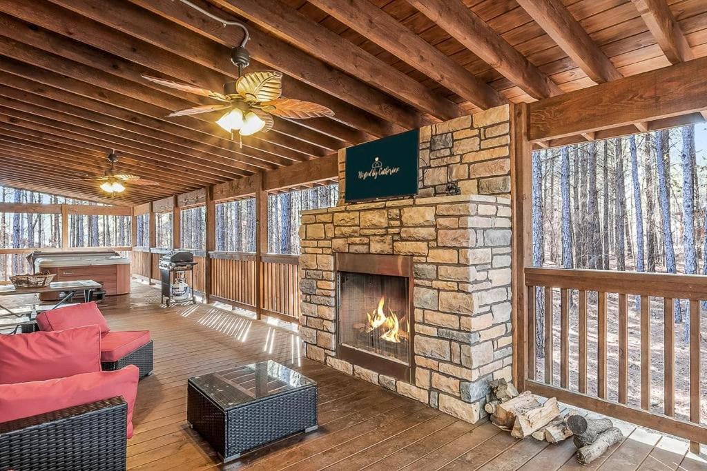 Large Luxury 2Br Cabin W Hot Tub Double Trouble Was Designed For Fun Comfort And Memories Minutes From Buzzling Hochatown And Beautiful Beaver Bend State Park Broken Bow Exterior photo